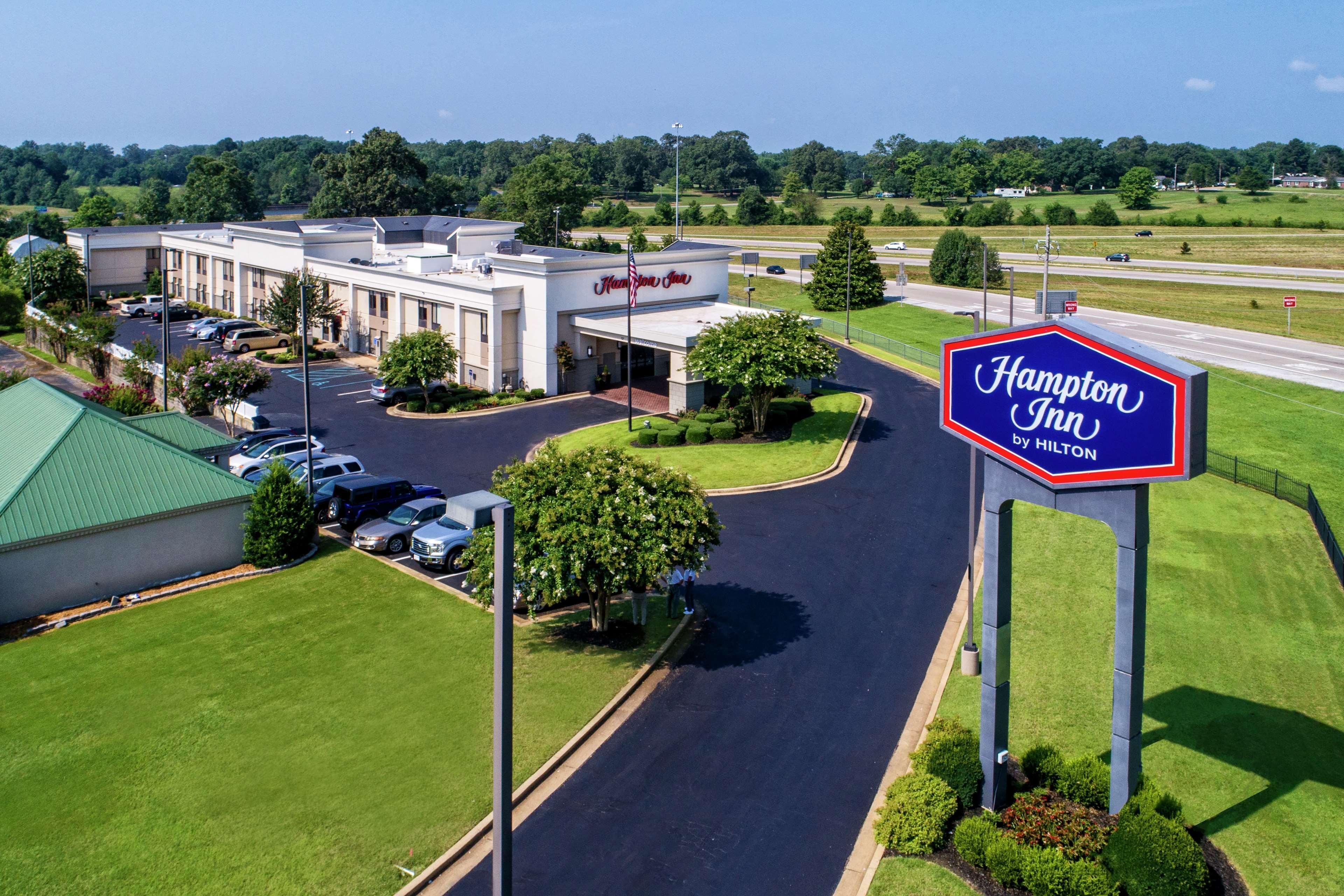 Hampton Inn Corinth Exterior photo